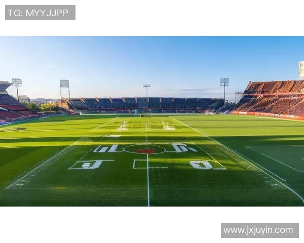 追逐梦想的绿茵场足球壁纸激励你勇往直前的每一步